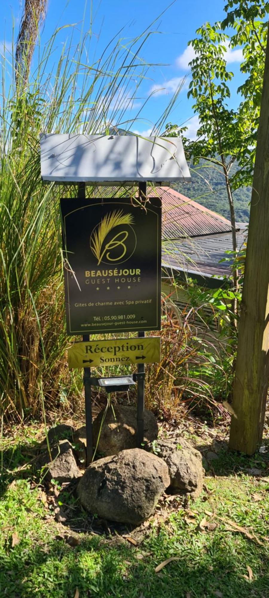 Beausejour Guest House Pointe-Noire Buitenkant foto